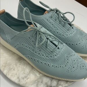 Woman’s Cole Hahn ZeroGrand Stitchlite Wingtip Oxford Sneaker in EUC SZ 10-1/2